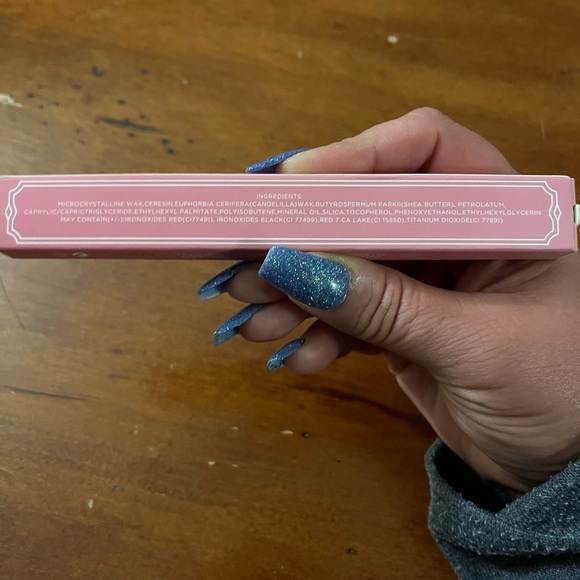 Traded* New! Ace Beaute Draw It Lip Liner Duo
Be Peachy So Gorgeous - Picture 7 of 7